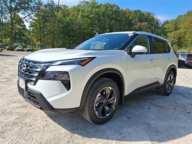 2026 Nissan Rogue SV photo 2