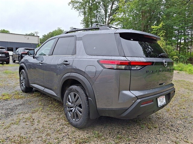 2025 Nissan Pathfinder SV photo 3