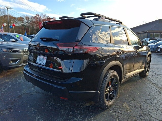 2026 Nissan Rogue SV photo 4