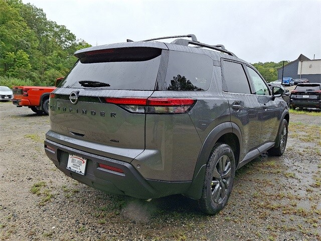 2025 Nissan Pathfinder SV photo 4