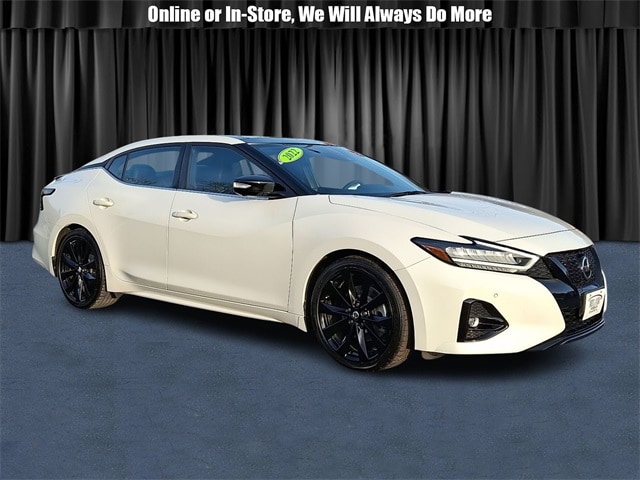 2022 Nissan Maxima SR's photo