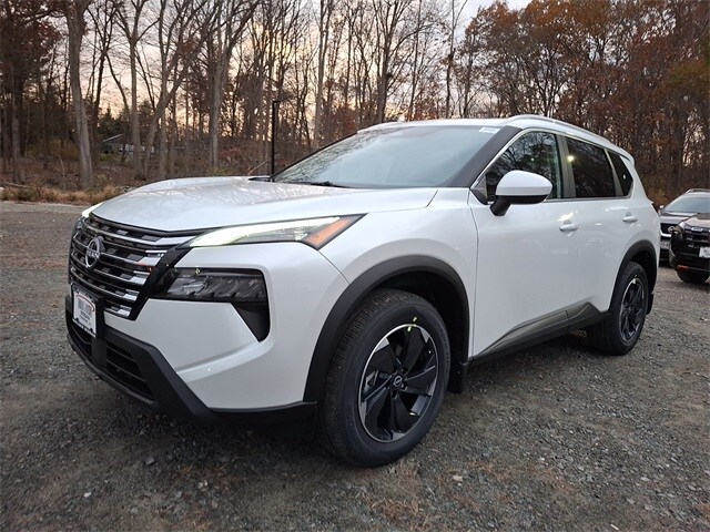 2026 Nissan Rogue SV photo 2