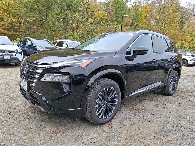 2026 Nissan Rogue Platinum photo 2