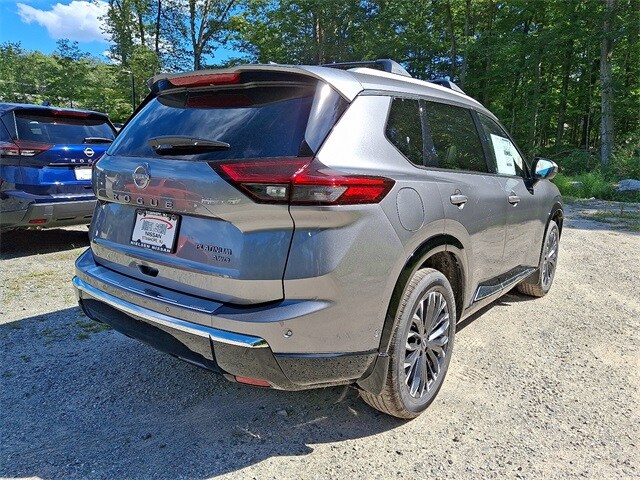 2026 Nissan Rogue Platinum photo 4