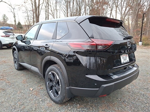 2026 Nissan Rogue SV photo 3