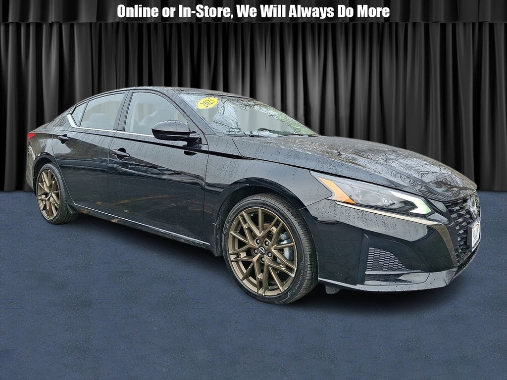 2025 Nissan Altima SR