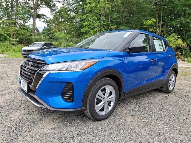 2025 Nissan Kicks Play S photo 2