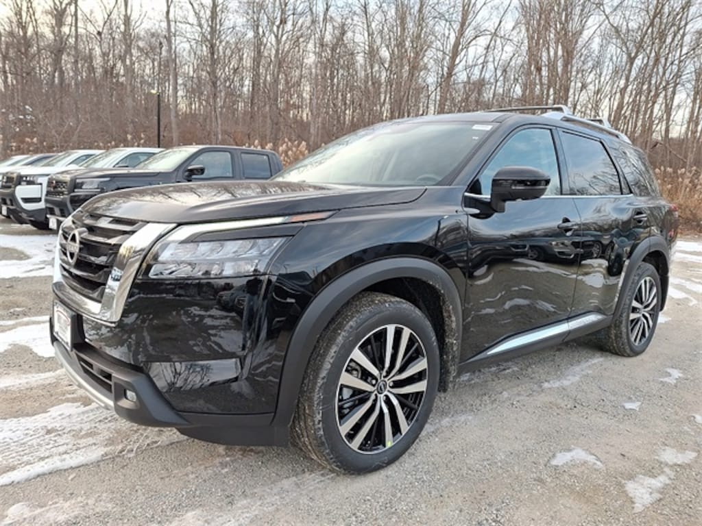 New 2025 Nissan Pathfinder Platinum SUV