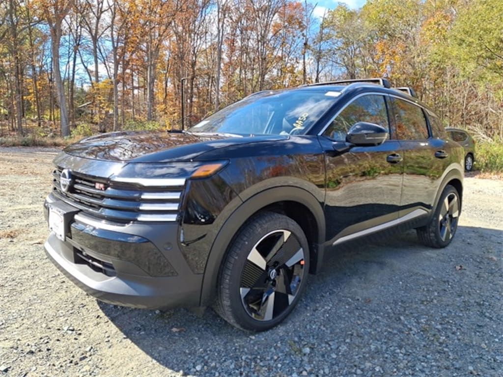 New 2026 Nissan Kicks SR SUV