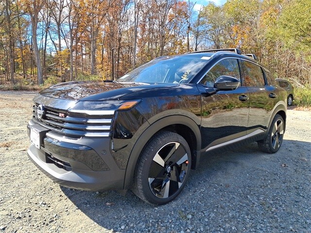 2026 Nissan Kicks SR photo 2