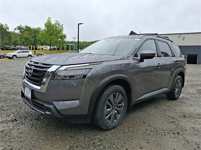 2025 Nissan Pathfinder SV photo 2