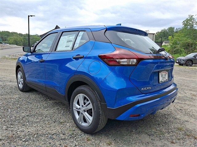 2025 Nissan Kicks Play S photo 3