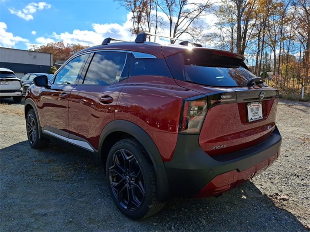 New 2026 Nissan Kicks SR SUV