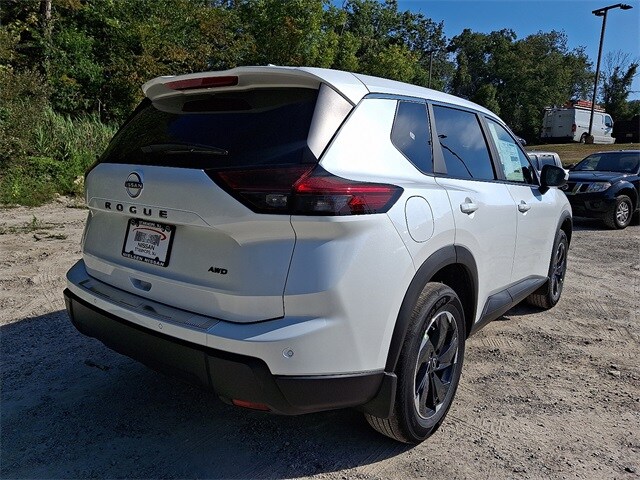 2026 Nissan Rogue SV photo 4