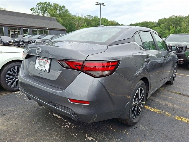 2025 Nissan Sentra SV photo 4