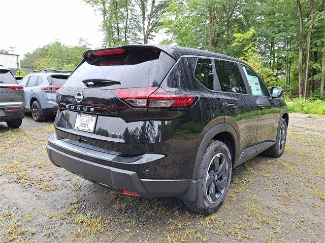2026 Nissan Rogue SV photo 2