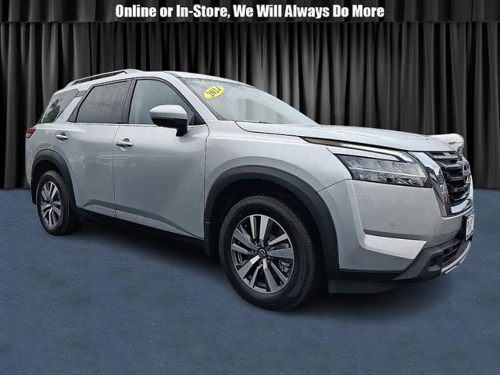 Used 2024 Nissan Pathfinder SL SUV