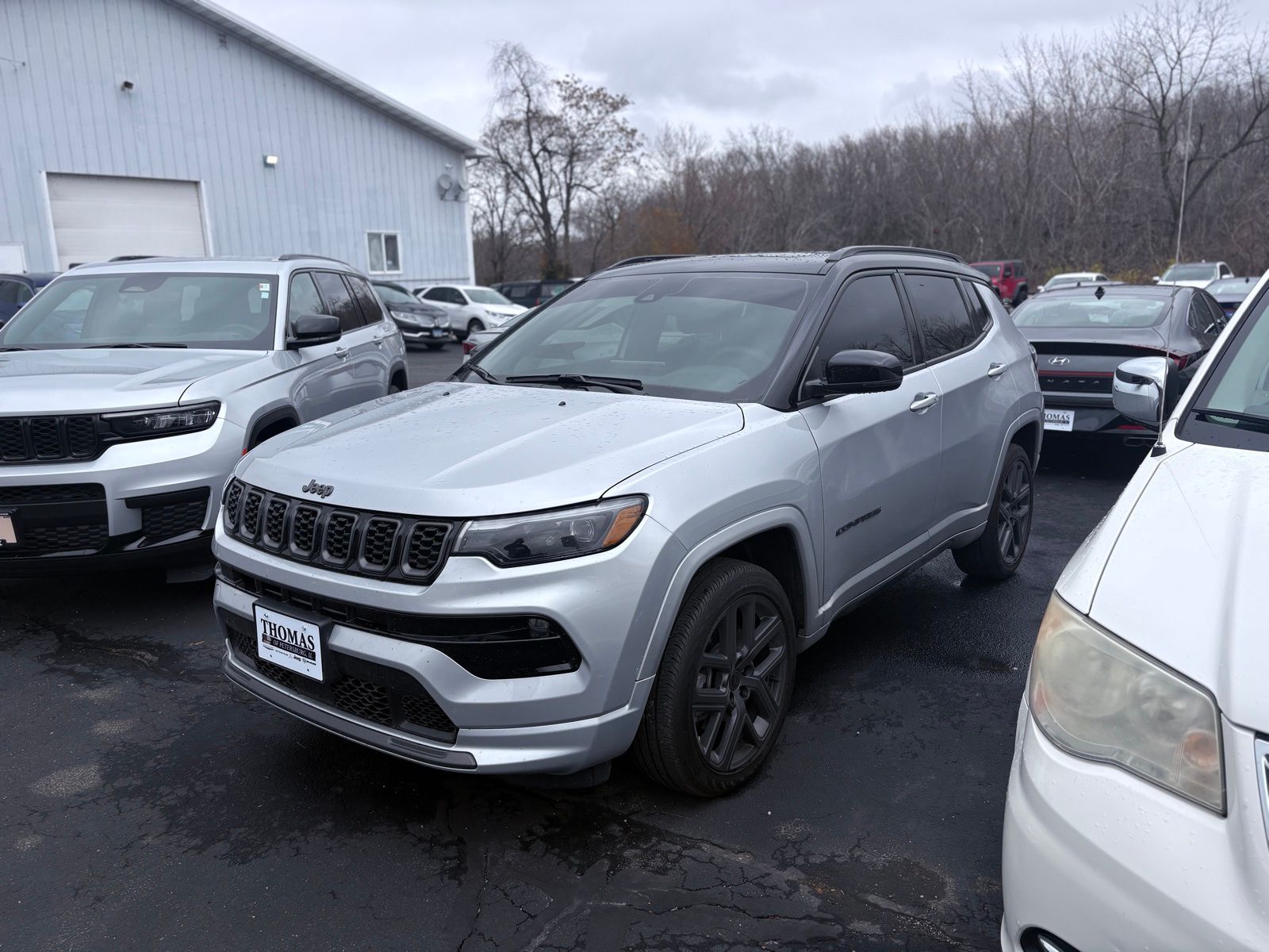 2024 Jeep Compass Latitude photo 3