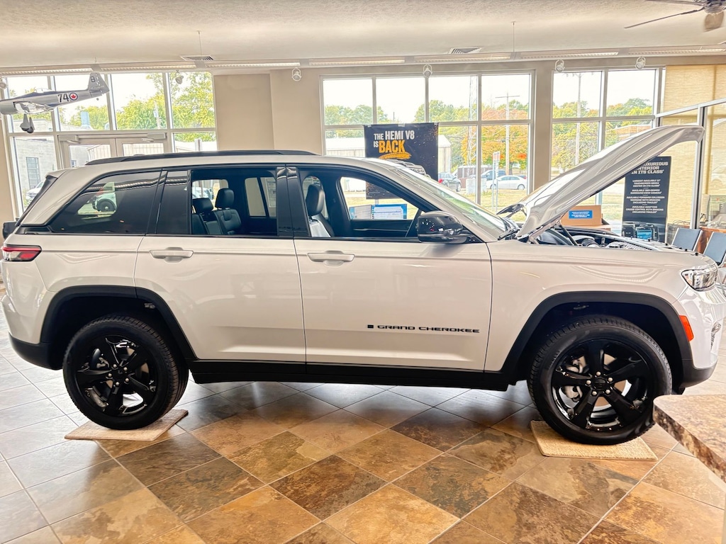 New 2025 Jeep Grand Cherokee LIMITED 4X4 Sport Utility