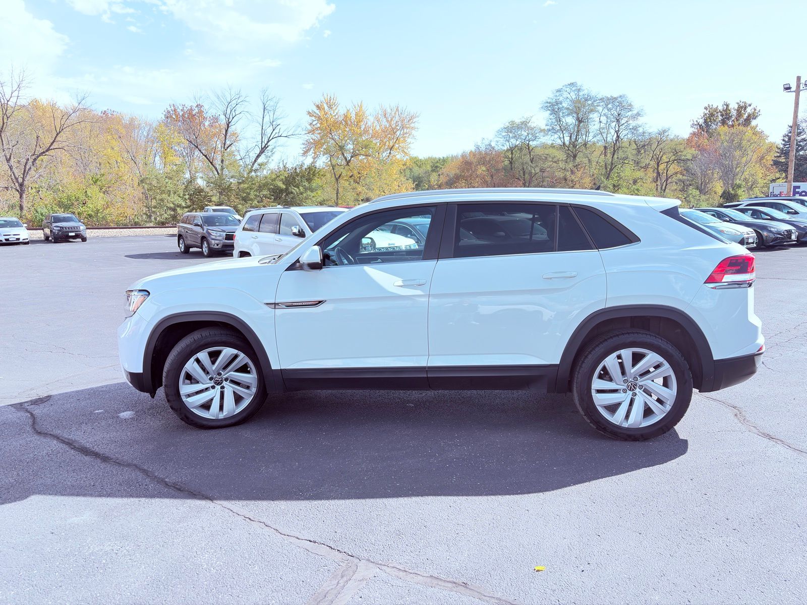 2021 Volkswagen Atlas Cross Sport V6 SE Technology photo 4