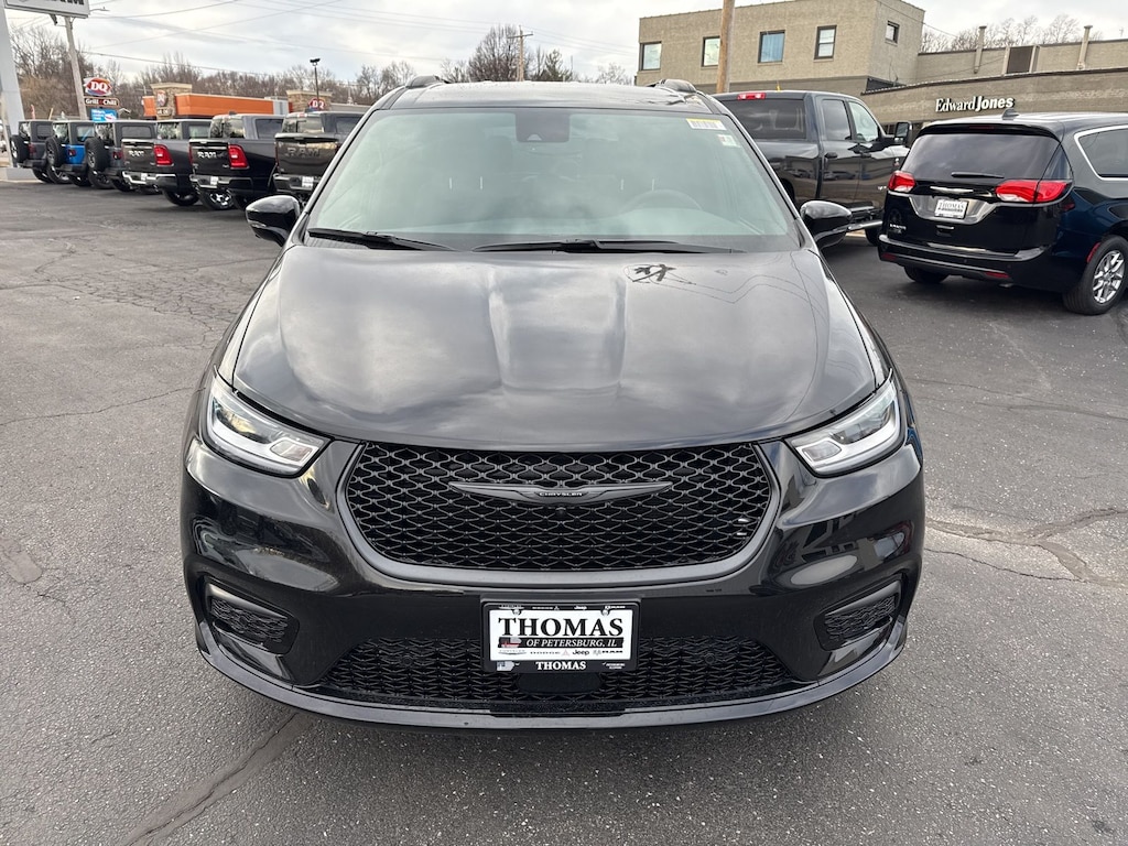 New 2026 Chrysler Pacifica SELECT Passenger Van