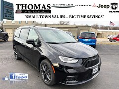 2026 Chrysler Pacifica SELECT Passenger Van