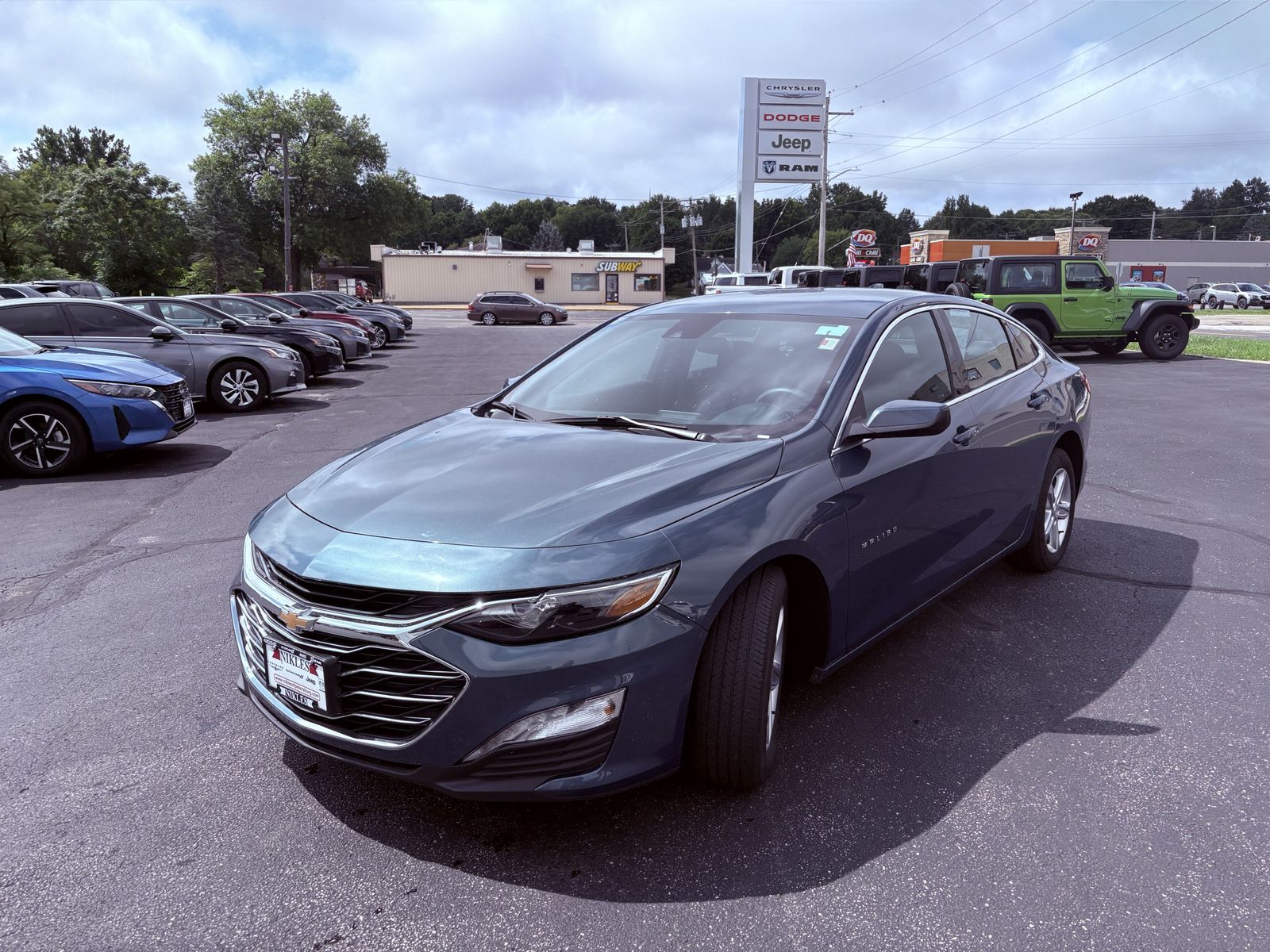 2024 Chevrolet Malibu 1LT photo 2