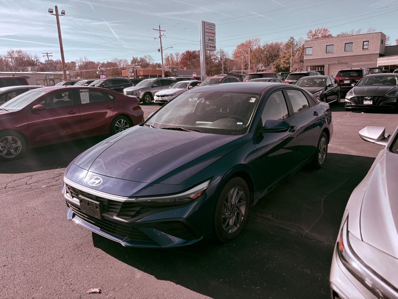 2024 Hyundai Elantra SEL photo 3