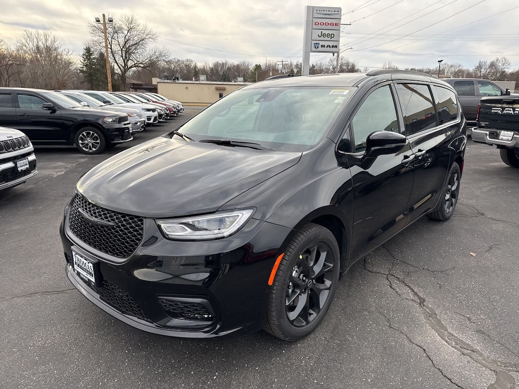 New 2026 Chrysler Pacifica SELECT Passenger Van