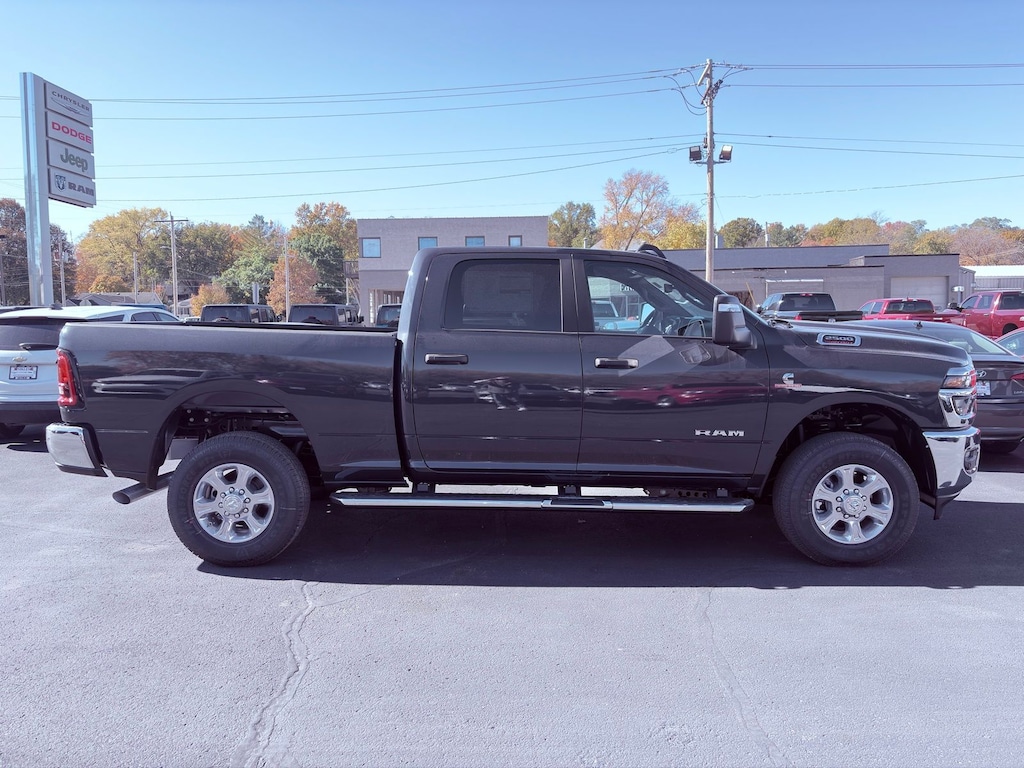 New 2026 Ram 2500 BIG HORN CREW CAB 4X4 6'4 BOX Pickup