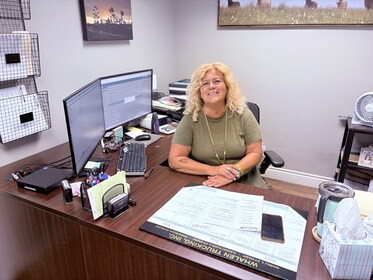 Staff member Regina Fairow from ID_bb42e2e884bc
