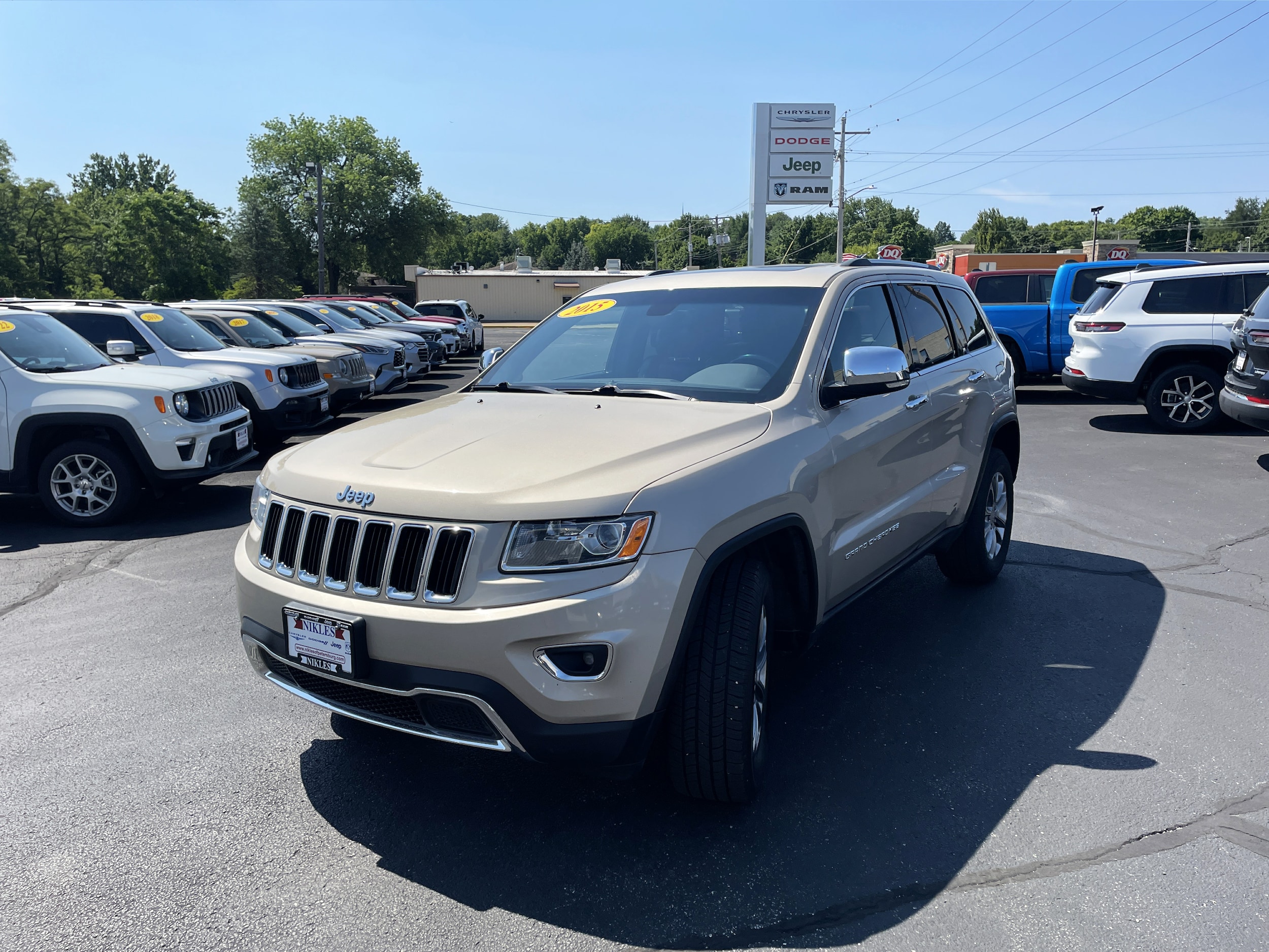 Used 2015 Jeep Grand Cherokee Limited with VIN 1C4RJFBG2FC831895 for sale in Petersburg, IL