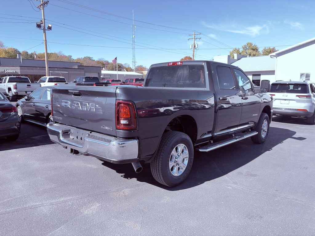New 2026 Ram 2500 BIG HORN CREW CAB 4X4 6'4 BOX Pickup