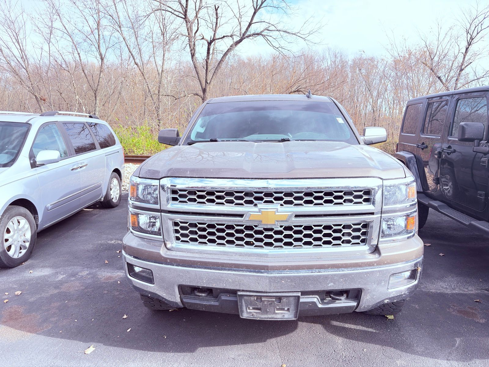 2015 Chevrolet Silverado 1500 LT photo 2