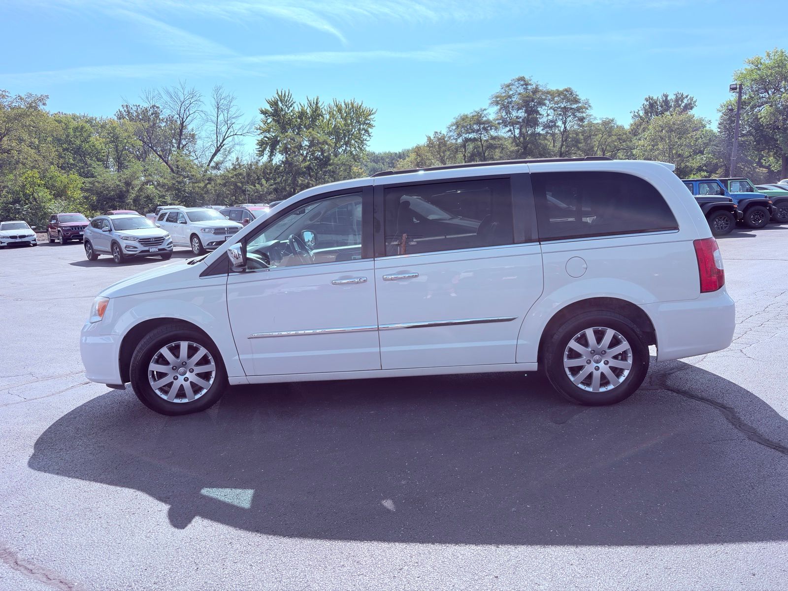 2012 Chrysler Town & Country photo 4