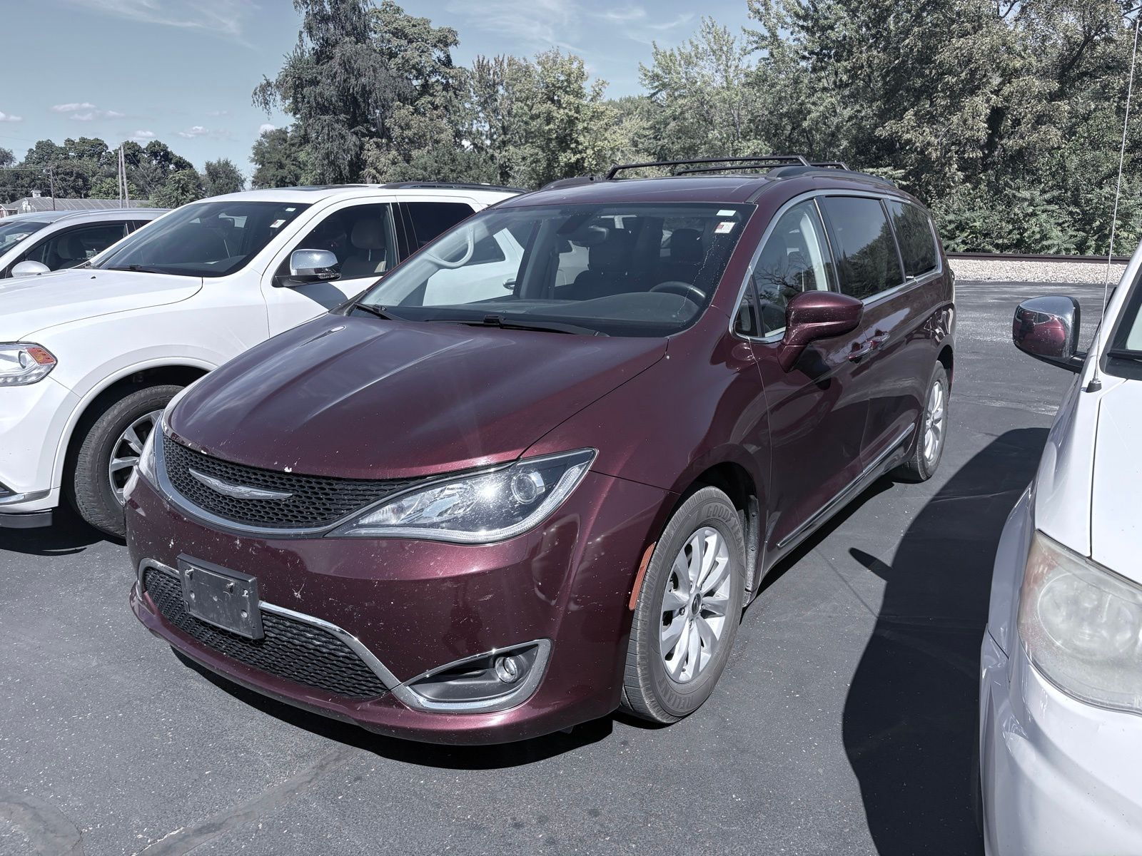 2017 Chrysler Pacifica Touring L photo 3