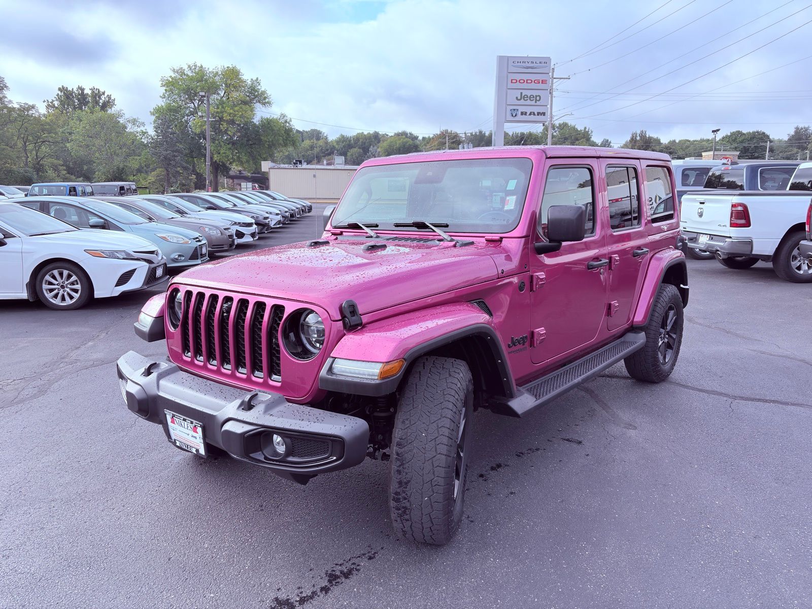 2022 Jeep Wrangler Unlimited Sahara Altitude photo 3