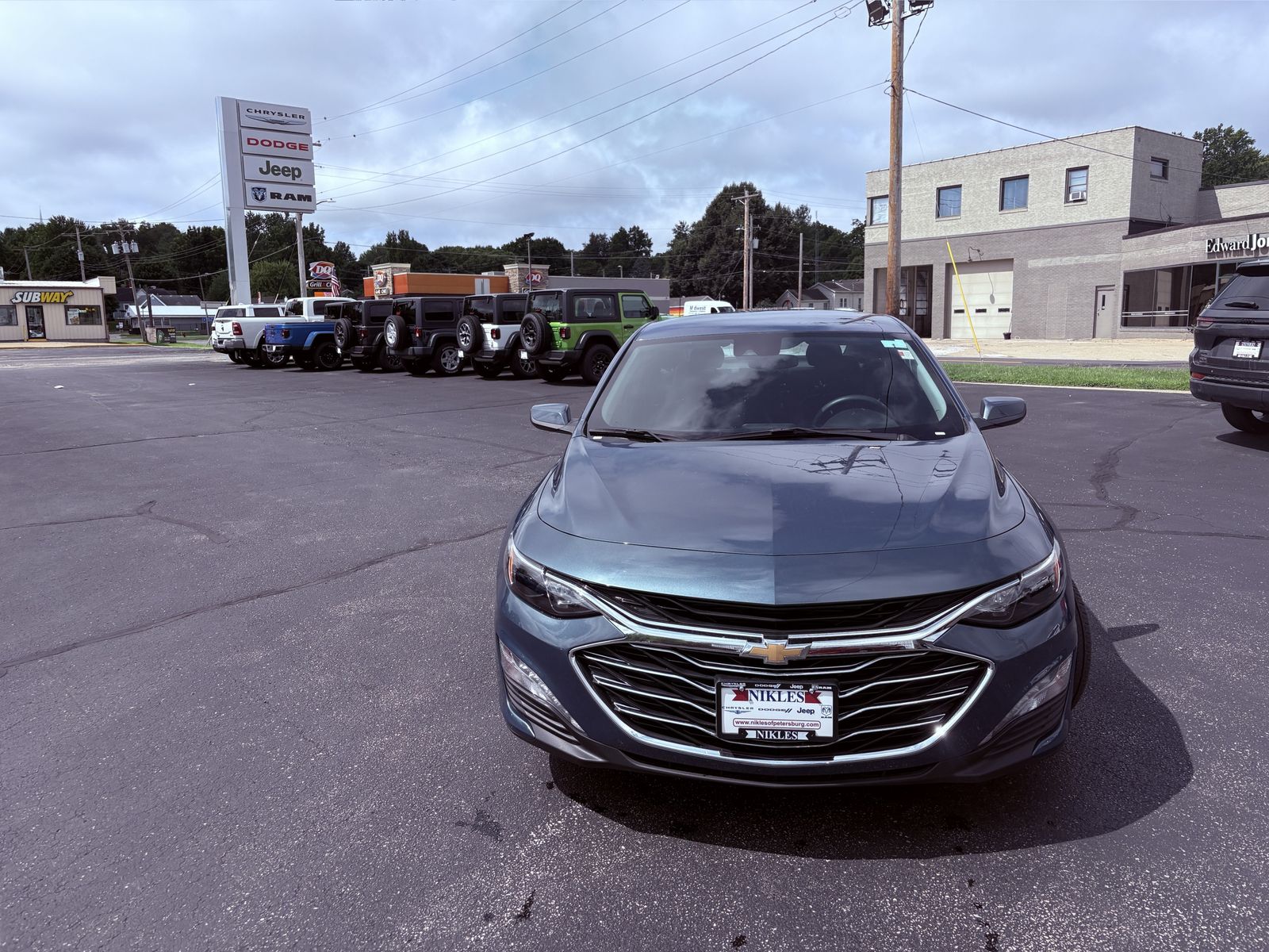 2024 Chevrolet Malibu 1LT photo 3