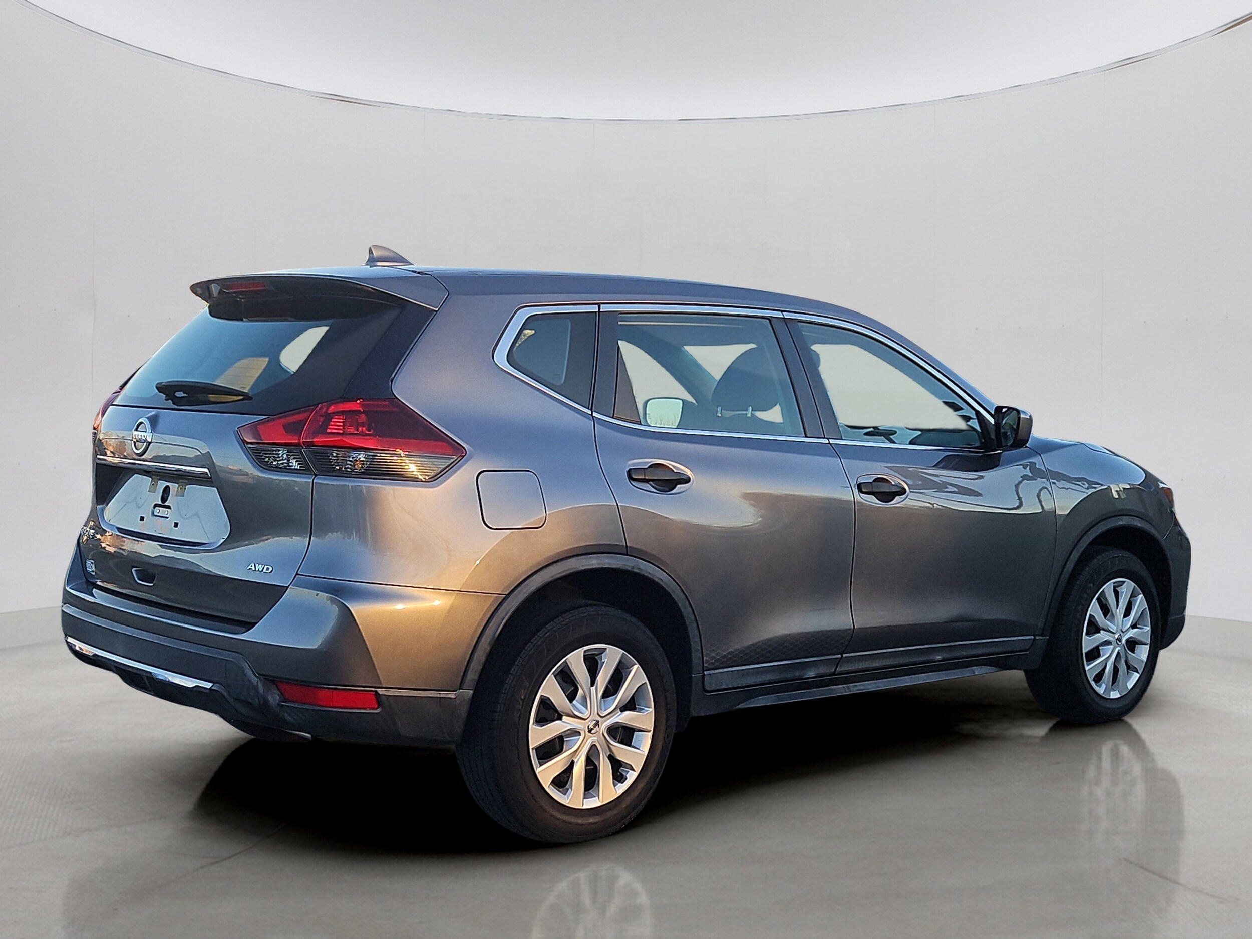 2018 Nissan Rogue S photo 3