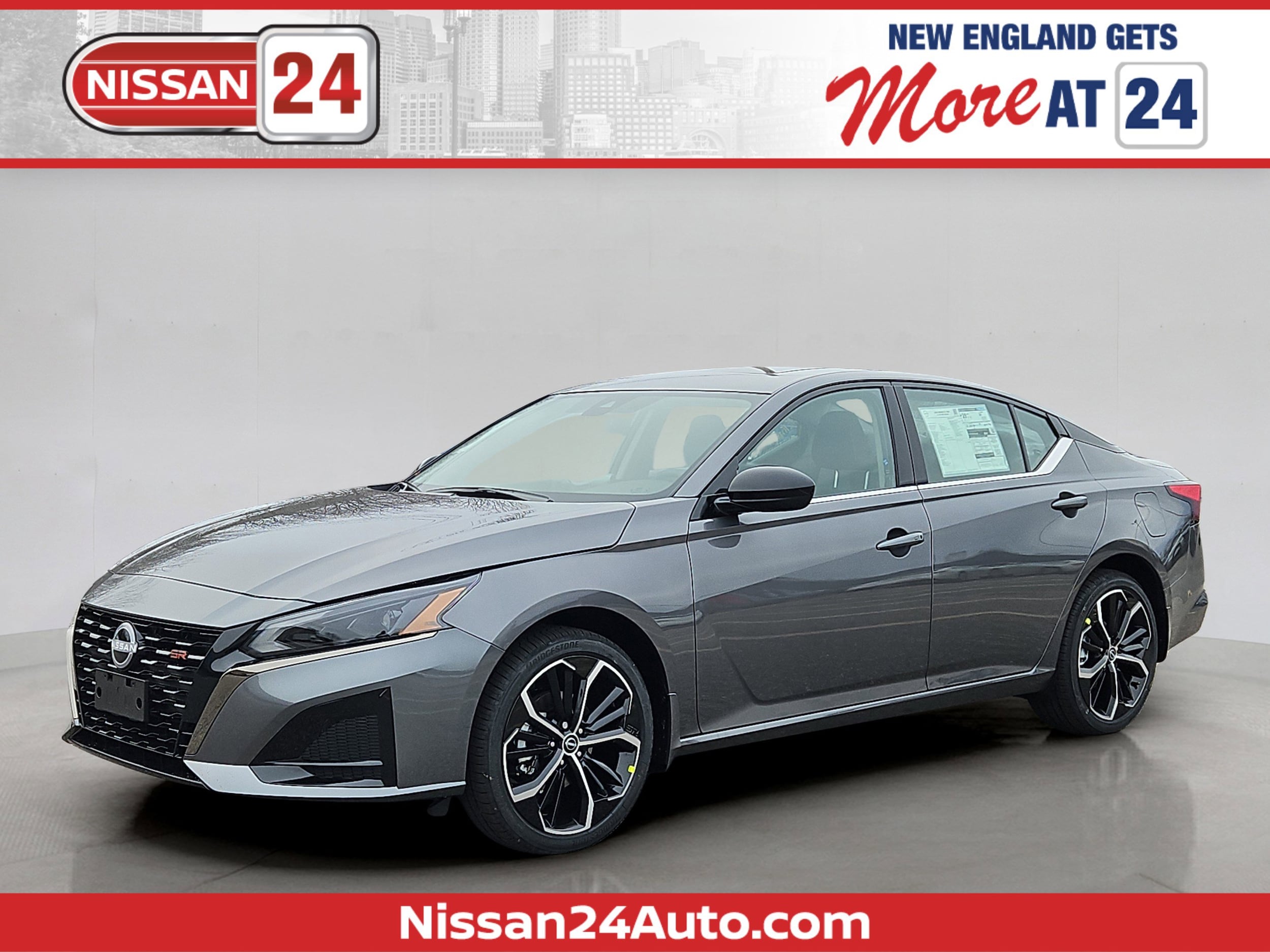 2025 Nissan Altima SR's photo