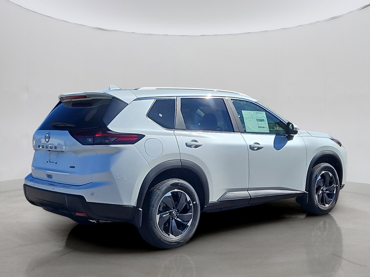 2025 Nissan Rogue SV photo 2