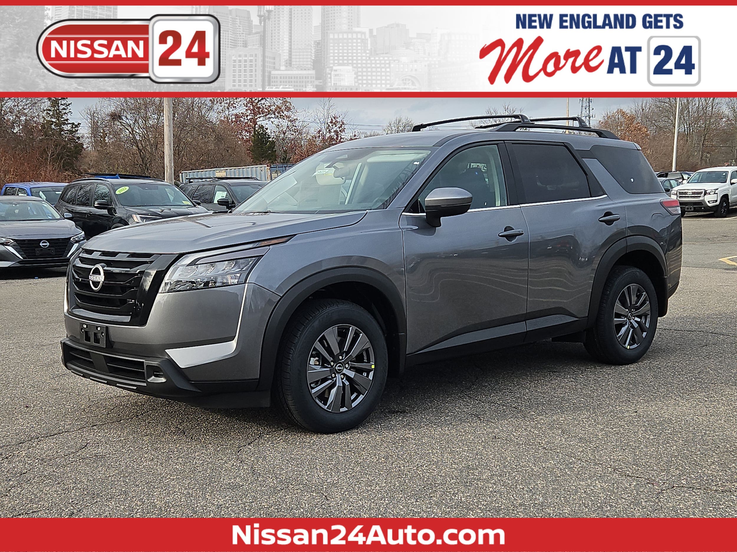 2025 Nissan Pathfinder SV's photo