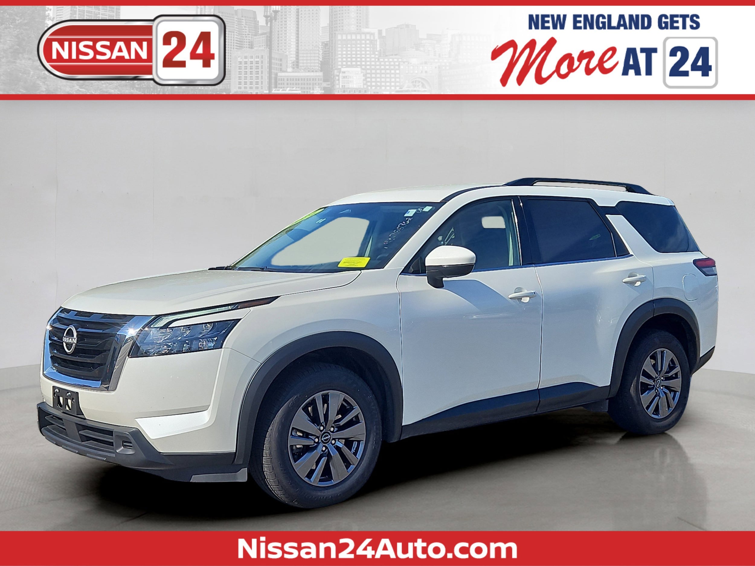 2024 Nissan Pathfinder SV's photo