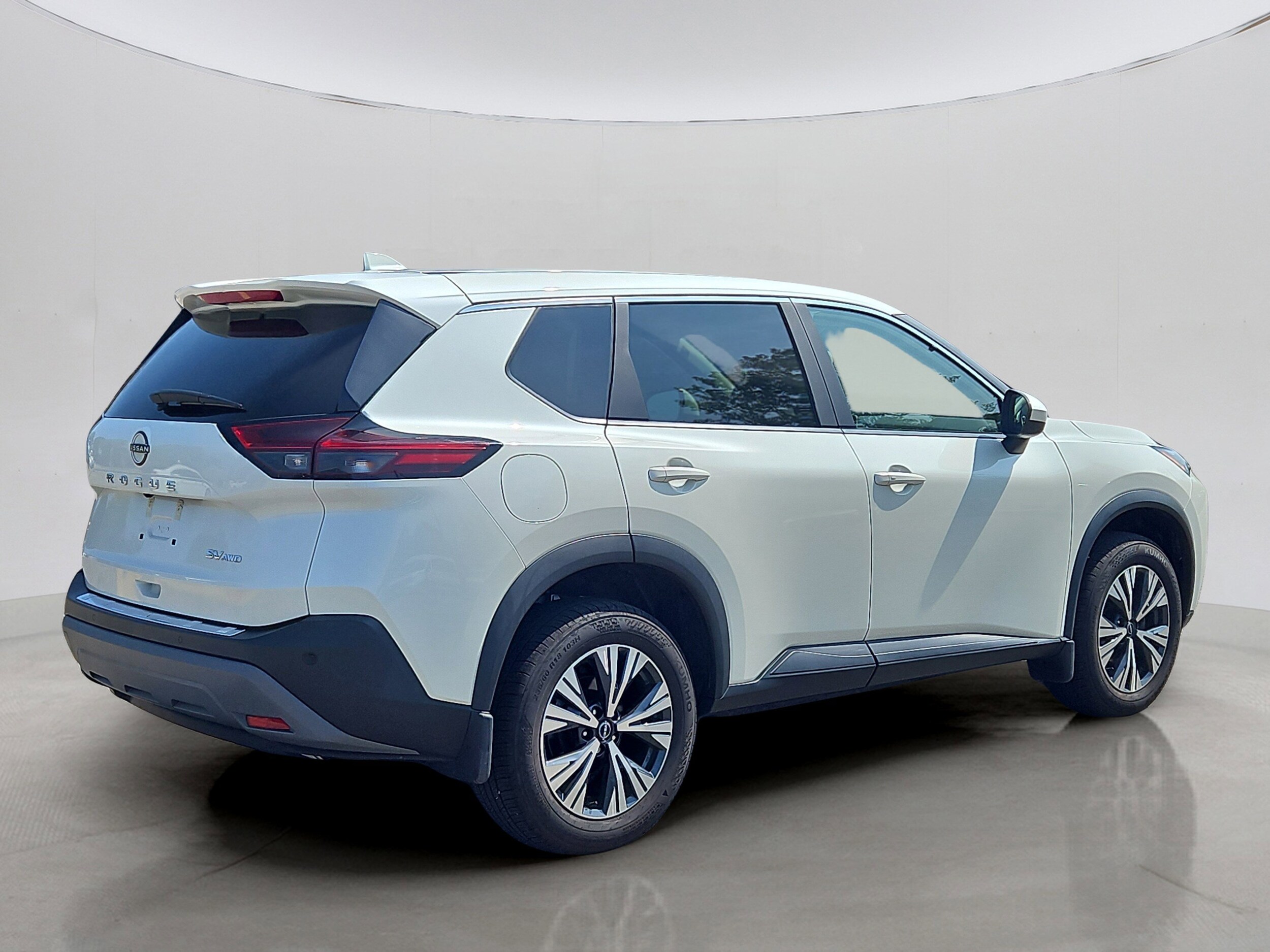 2023 Nissan Rogue SV photo 3