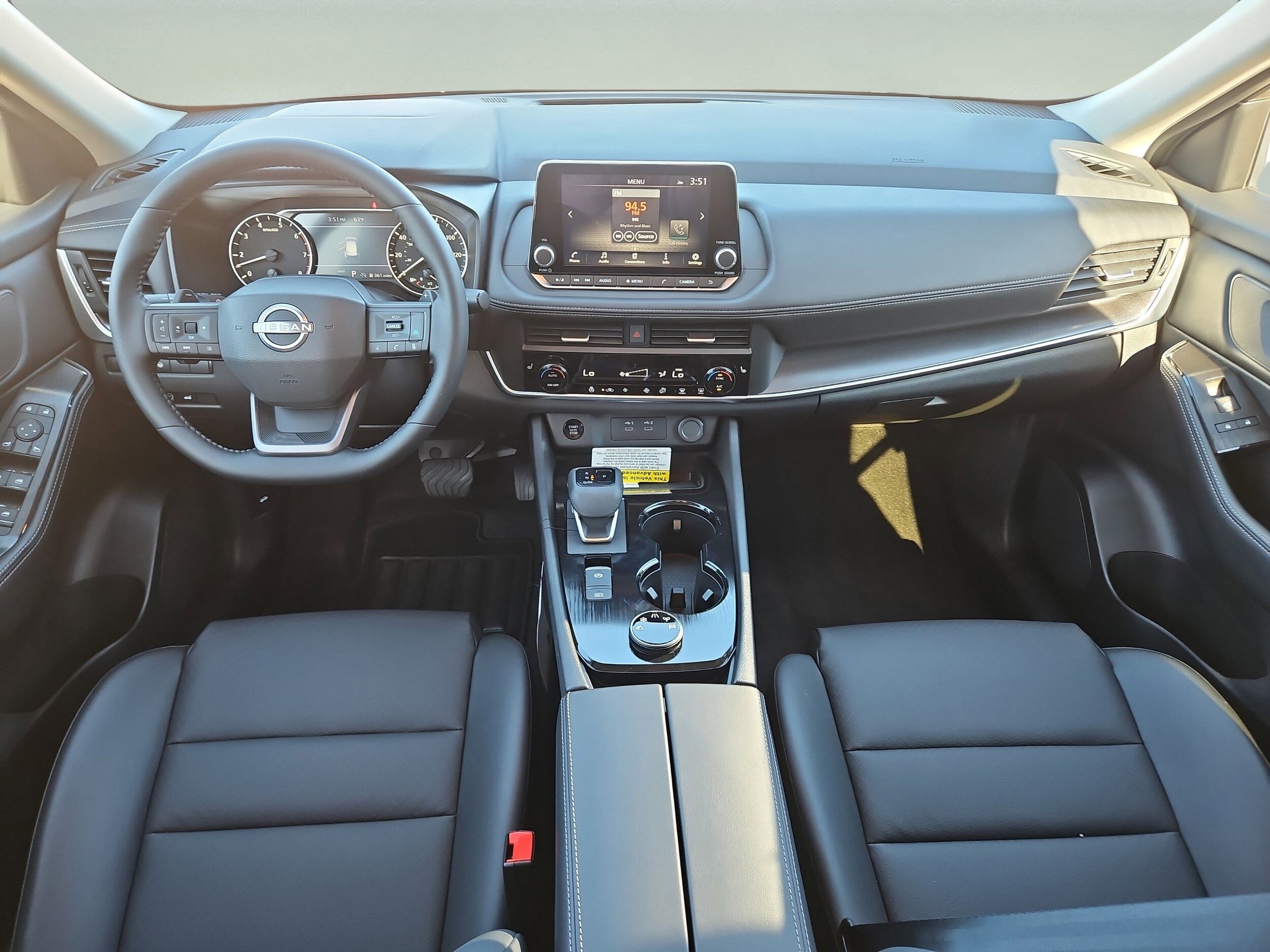 2025 Nissan Rogue SV photo 2