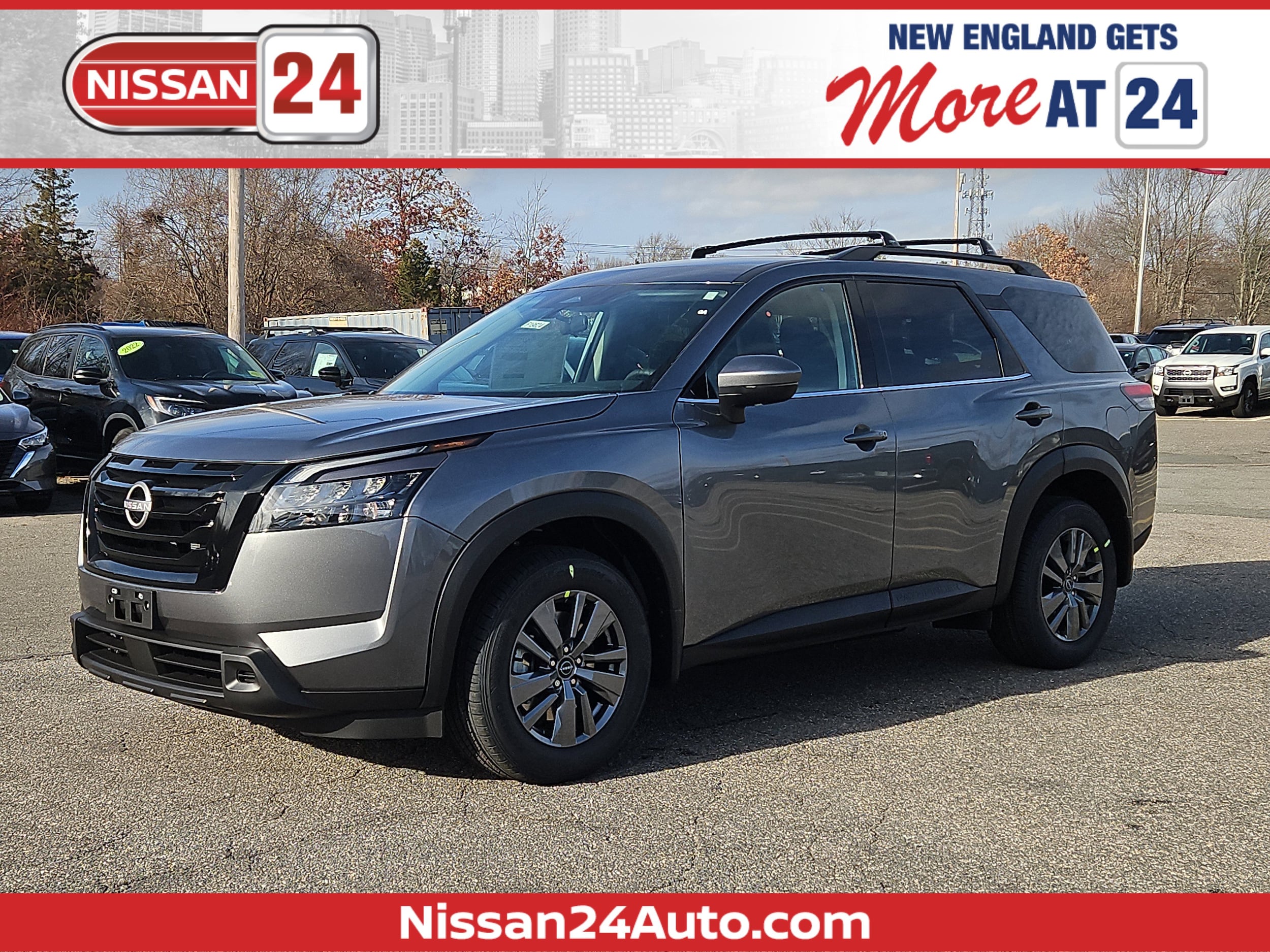 2025 Nissan Pathfinder SV's photo