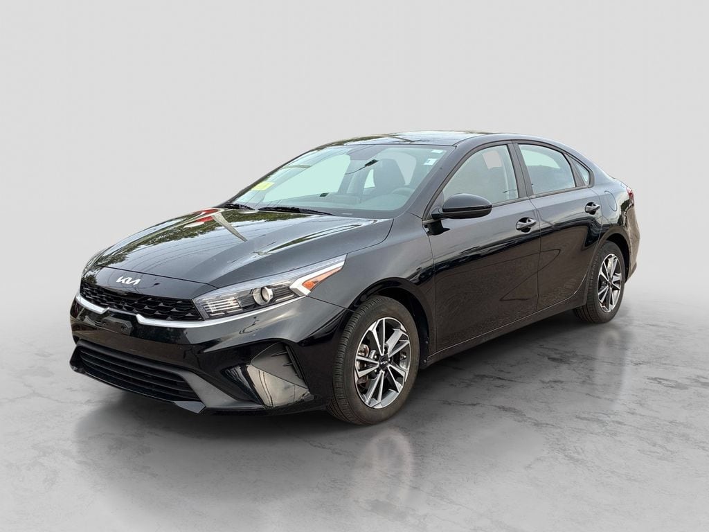 2023 Kia Forte LXS AT's photo