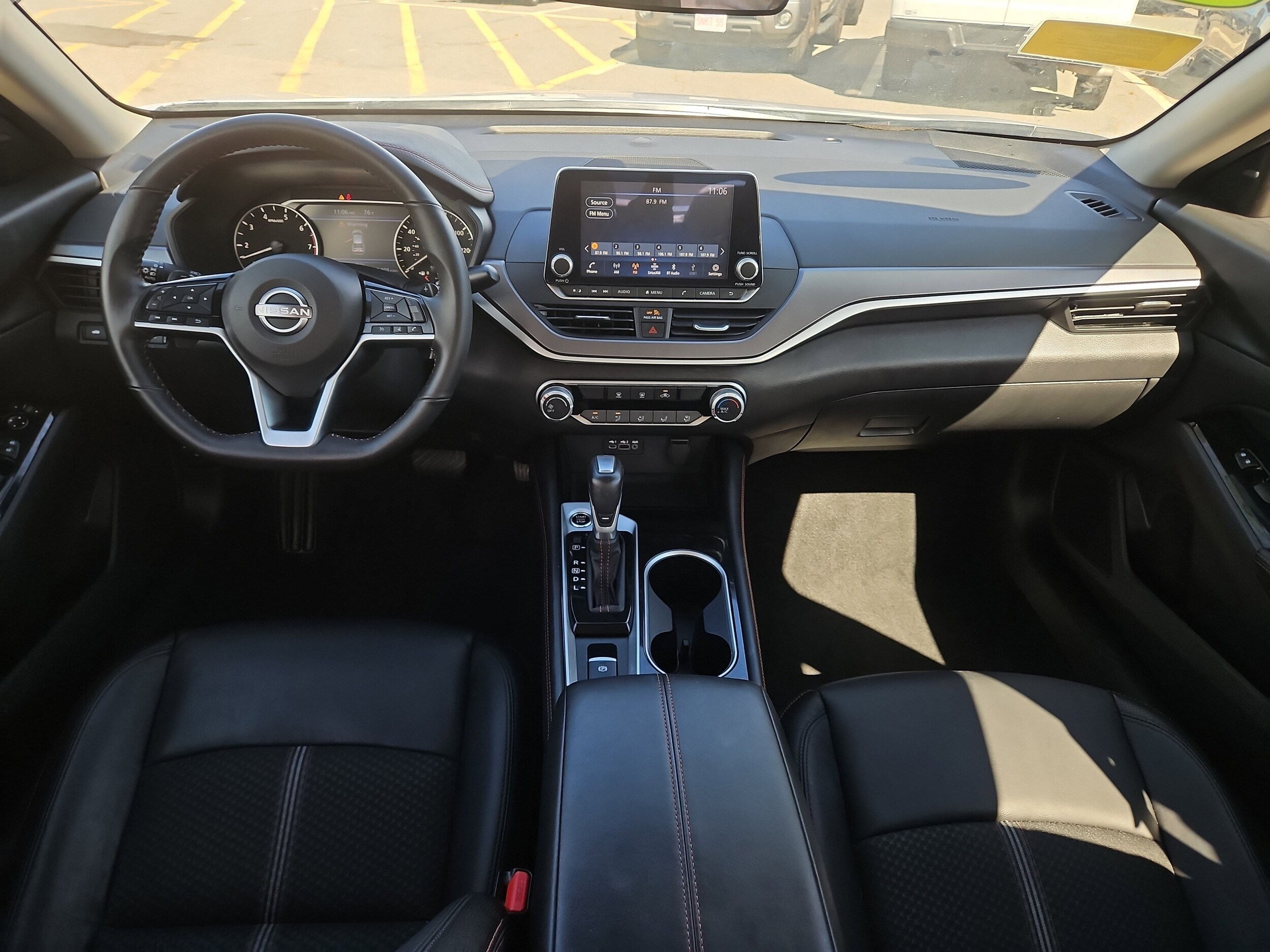 2025 Nissan Altima SR photo 3