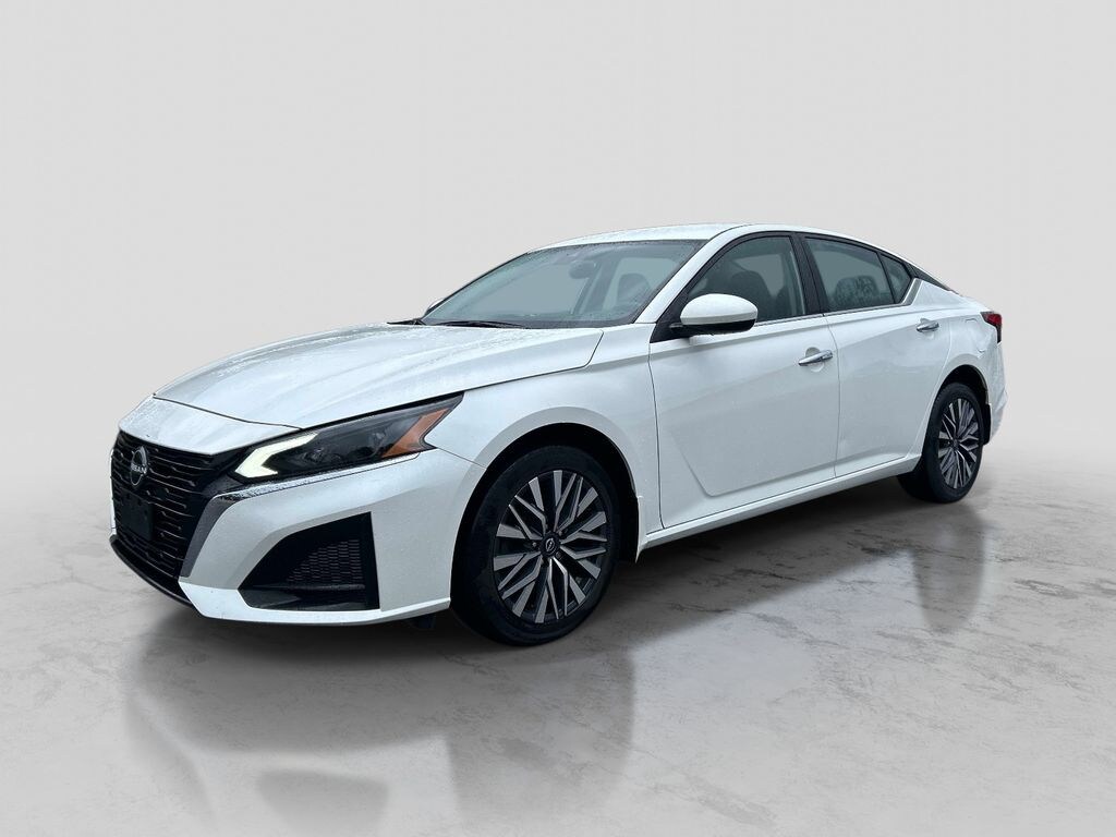 Certified 2023 Nissan