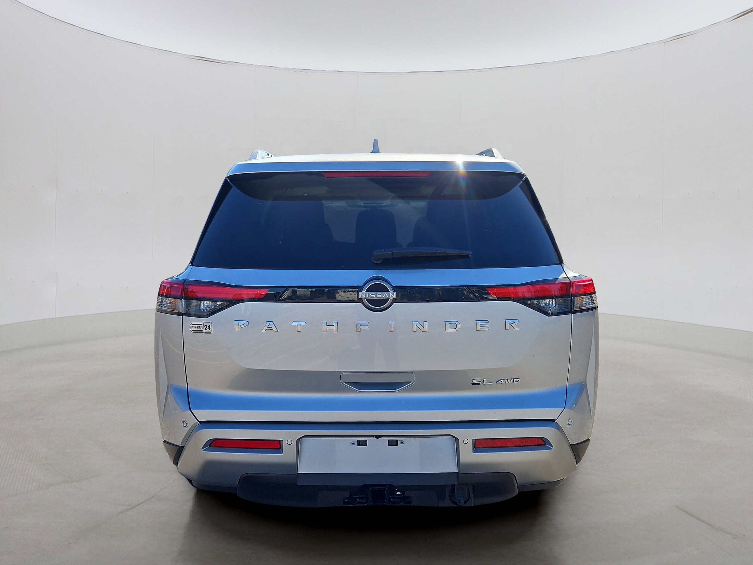 2025 Nissan Pathfinder SL photo 3
